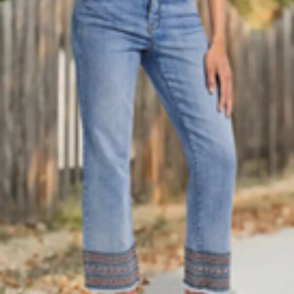 Flamingals Wash Embroidery Raw Hem Mid Rise Straight Leg Crop Jeans Size L - Picture 6 of 9